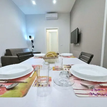 Vatican Luxury Corner 아파트