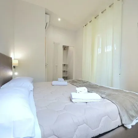 Vatican Luxury Corner *